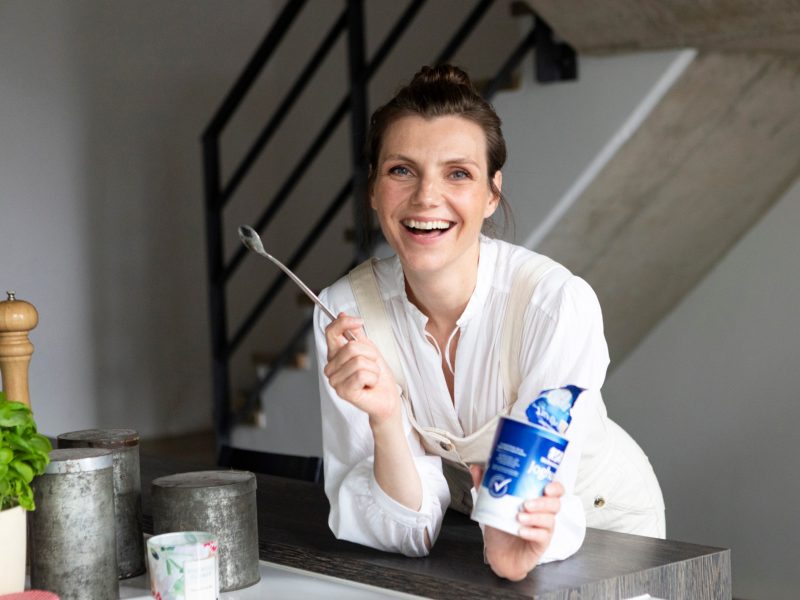 Foto von mir von einem Fotoshooting in einer Küche